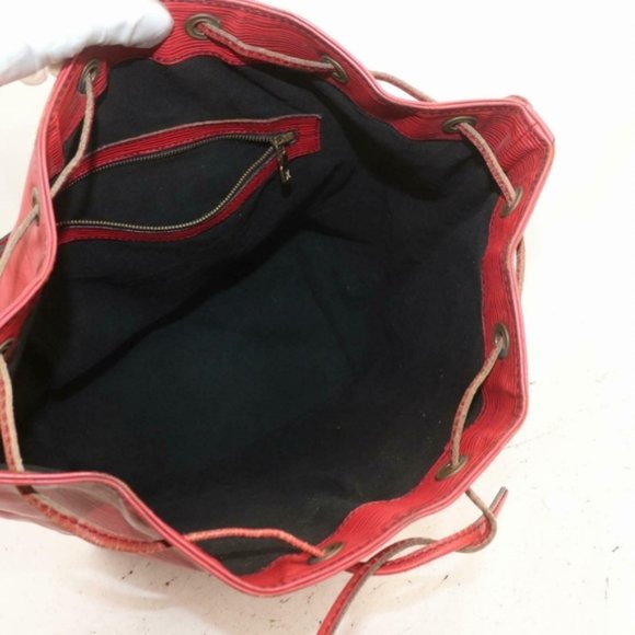 Authentic Louis Vuitton Red Neo Shoulder - Picture 2 of 7